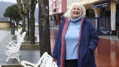 Grusche, originaria de Hannover, al norte de Alemania, el viernes en la plaza Roxa de Cedeira, donde vive