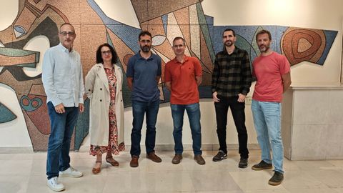De izquierda a derecha, Carlos L�pez Fern�ndez, Gabriela Fern�ndez Viejo (IP), Sergio Llana F�nez (IP), Juan Manuel Gonz�lez Cortina, Jorge Acevedo S�nchez, Miguel Guti�rrez Medina.