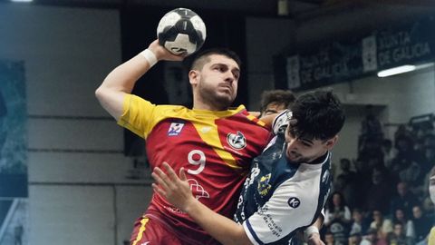 El Cangas ofreció ante el Valladolid una imagen mucho mejor que en su anterior encuentro.