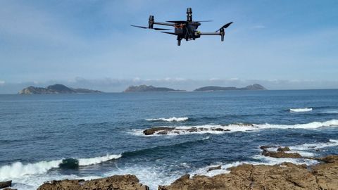Imagen de archivo de un dron sobre una zona de costa del �rea de Vigo