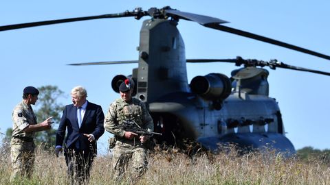 Johnson visit este jueves una base de entrenamiento  militar cerca de Salisbury