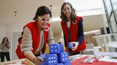 La biblioteca carballesa Rego da Balsa tambi�n acogi� una de las propuestas de la Cruz Roja