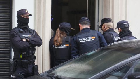 Operativo antidroga en la calle Vizcaya de A Coru�a