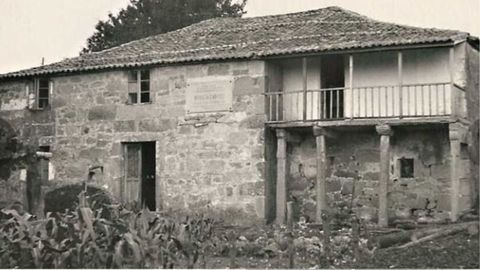 A casa da Matanza, antes de ser restaurada, � hoxe a sede da Fundaci�n Rosal�a de Castro.