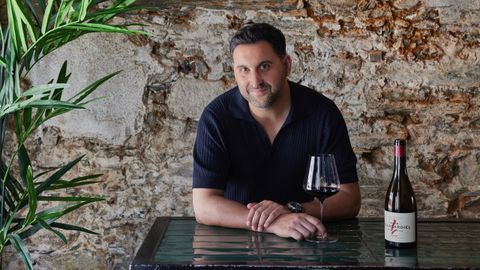 Mateo Seoane, no seu negocio Bodega 83, en Betanzos