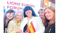 Paula Gund�n, Presidenta del Consejo de Espa�a, con May Ram�rez, Pilar V�zquez, Tania y Pilar, en el F�rum de Europa celebrado en Croacia.