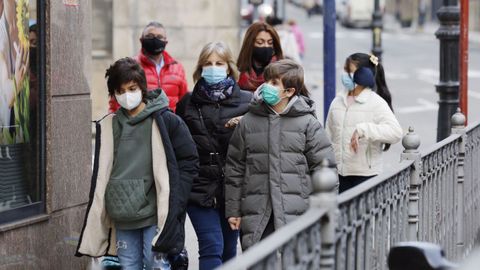 Primer da sin mascarillas en la calle en Ourense