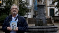 Xos Ramn Garca Vzquez , autor del libro Estatuas e esculturas coruesas