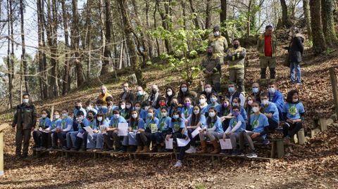 Alumnos del colegio Curros Enríquez de Celanova que participaron en la recuperación de la carballeira