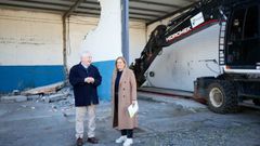 C�sar Mosquera y Carmela Silva, en las obras de demolici�n del parque de maquinaria de la Diputaci�n