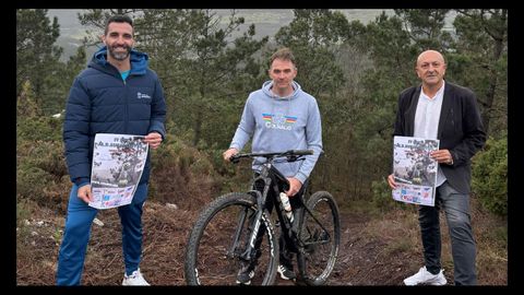 Daniel Garc�a, Diego Carregal y Manuel Cadram�n presentaron la ruta.
