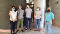 El alcalde, a la derecha, present� al equipo que prestar� este nuevo servicio