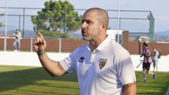 El entrenador del C&eacute;ltiga, Luis Carro