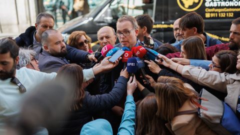 El letrado gallego Juan Jos� Y��ez atiende a los medios este martes en Madrid tras la firma del acuerdo con el Ministerio de Justicia.