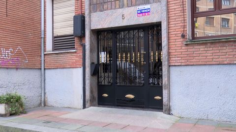 La Ertzaintza investiga el hallazgo de dos cad�veres en una vivienda de Basauri