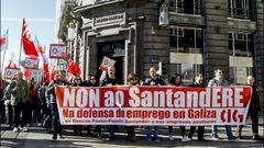Manifestaci�n en A Coru�a contra el ERE en el Santander