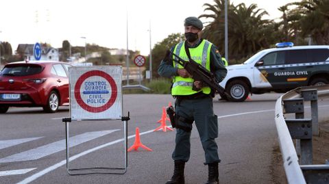 Un control de la Guardia Civil en Oviedo