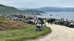 Los moteros visitaron el mejor banco del mundo, en la costa de Loiba