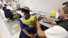 Tripulantes de un pesquero con base en Burela en mayo, cuando les inyectaron en el Hospital da Maria la unidosis de Janssen