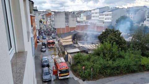 Un incendio calcinó la parte trasera del bar Bora Bora