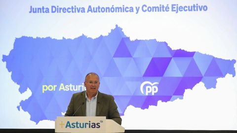 El secretario general del Partido Popular, Miguel Tellado, interviene en la reunin de la Junta Directiva Autonmica y del Comit Ejecutivo del PP de Asturias este martes en el Palacio de Exposiciones y Congresos, en Oviedo