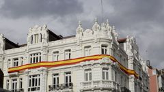 Bandera en una fachada de A Coru�a.