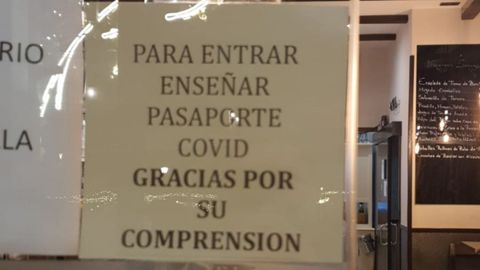 Cartel a la entrada de El Llar de la Catedral 