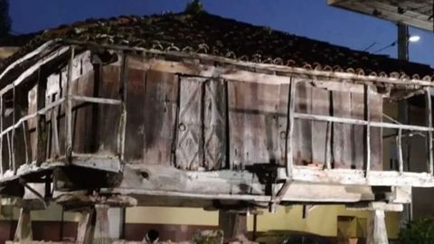 As era el hrreo derrumbado por un camin en Sama de Grado