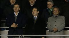 Feijoo, con Caballero y Mouri�o en un derbi en Bala�dos en abril del 2016