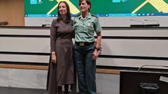 La guardia civil de Ourense Sonia Teijeiro recibi� la medalla militar al m�rito deportivo por su participaci�n en dos Campeonatos del Mundo Militares de manos de la directora general de la Guardia Civil, Mercedes Gonz�lez.