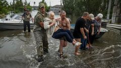 Evacuaciones de residentes en una de las localidades afectadas por las inundaciones en la regi�n de Jers�n