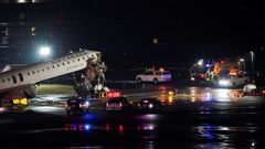 Avi�n de Air Canada accidentado en el aeropuerto de Laguardia (Nueva York) 