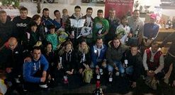 Campeones y finalistas posaron tras la conclusi�n de los encuentros en San Mateo.