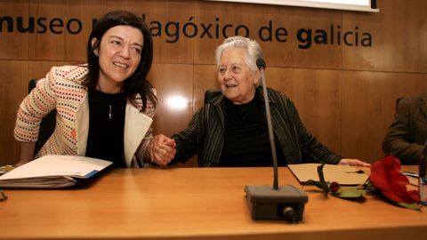 En la presentacin del libro sobre sus memorias en el 2007 junto a la entonces conselleira de Educacin, Laura Snchez Pion