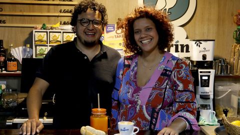 Rafael Brice�o y Anakaryna Mar�n abrieron en marzo el Tin Mar�n, en la r�a das Rodas.