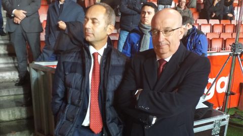 Marco Toro, director general de Nissan Iberia, junto a Miguel González gerente de Cyasa, concesionario oficial de Nissan en Asturias