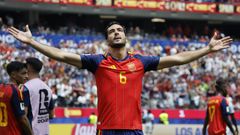 Celebraci�n de Merino tras el gol que le dio la victoria a Espa�a