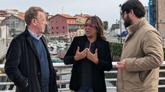 La diputada del PP Sandra Camino junto al alcalde de Llanes, Enrique Riestra, y el teniente de Alcald�a, Tom�s Antu�a