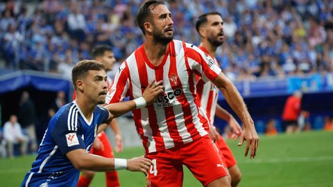 Derbi asturiano entre el Real Oviedo y el Real Sporting de Gijon en el estadio Carlos Tartiere