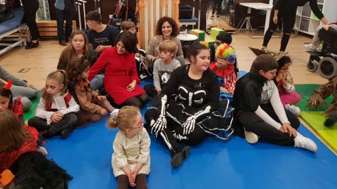 La Fundaci�n Neuroburgas Dano Neurol�xico organiz� una fiesta de Sama�n en Ourense