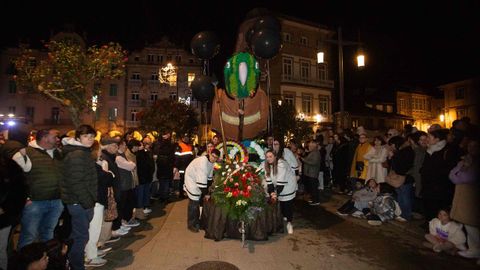 Velatorio y cortejo f�nebre por Ravachol, en Pontevedra