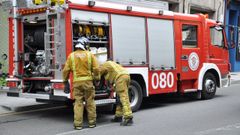 Bomberos trabajando en la capital ourensana