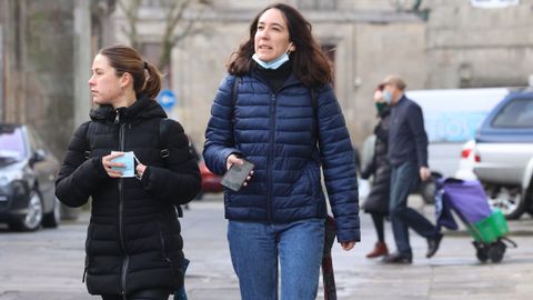 Primer da sin mascarillas en la calle en Santiago