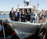 Los seis candidatos a la alcald�a de O Grove posan en el muelle de O Corgo. 