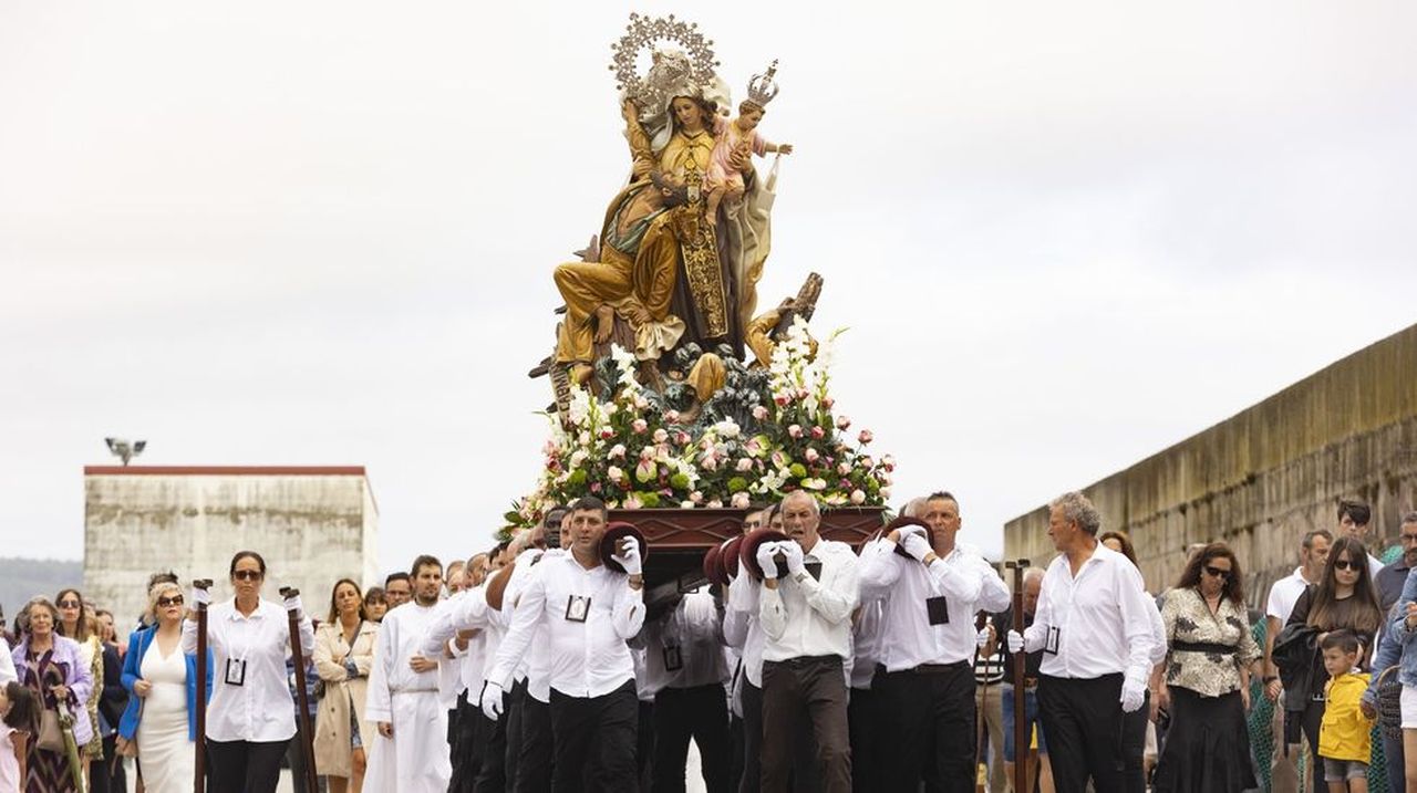 «En Fisterra temos moi boas festas, cada dou por tres, unha»