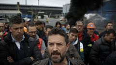 Juan Carlos L�pez Corbacho, presidente del comit� de empresa de la factor�a de A Coru�a, en una de las �ltimas concentraciones ante la f�brica 