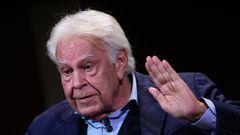 El expresidente del Gobierno Felipe Gonz�lez participa en una charla de Los desayunos del Ateneo, en Madrid