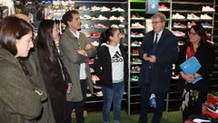 Visita de Manuel Pardo a establecimientos del CCA de O Carballi&ntilde;o.