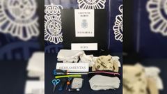 Herramientas y prendas de ropa que fueron aprehendidos por la Polic�a Nacional a la pareja detenida en Fuengirola
