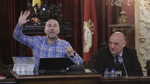 El alcalde, este viernes durante el debate plenario sobre la cabalgata de Ourense.